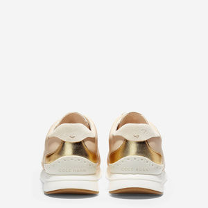 women's grandprø running sneaker lx